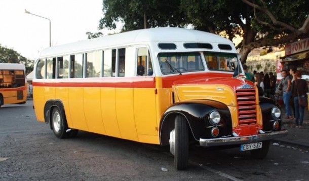 Maltese-Vintage-bus-610x357.jpg