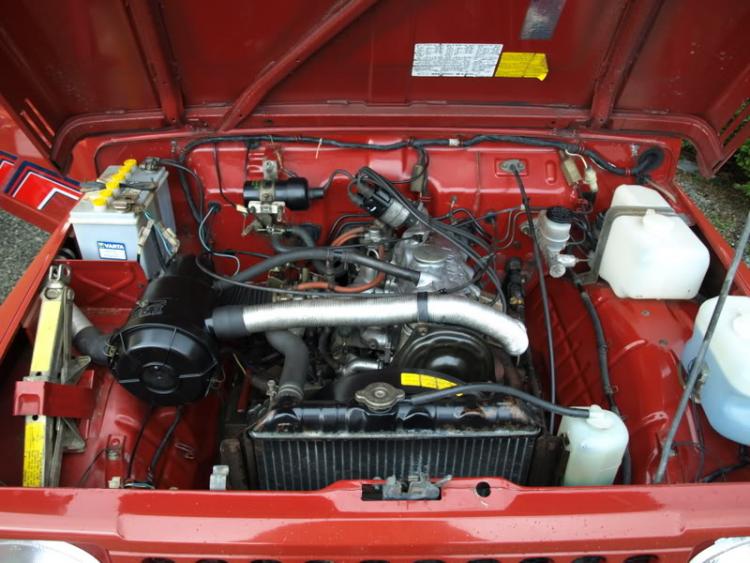 suzuki 410 engine bay.jpg